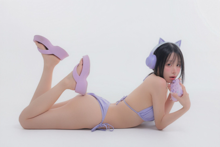 화보촬영 중인 은지 비키니