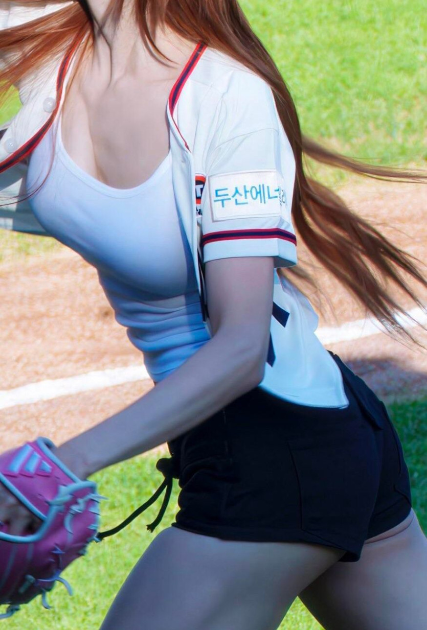 권은비 시구사진 고화질