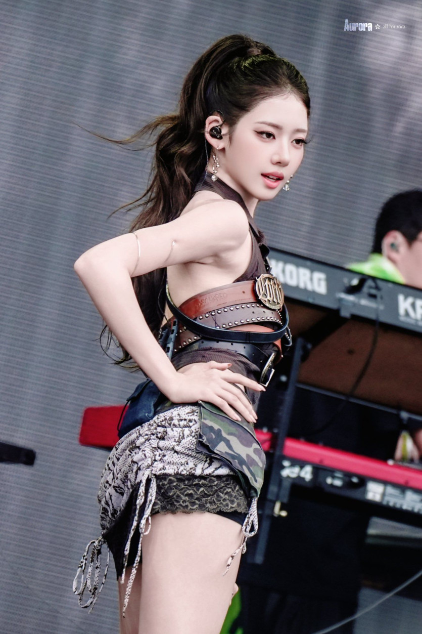 베이비몬스터 로라 260814