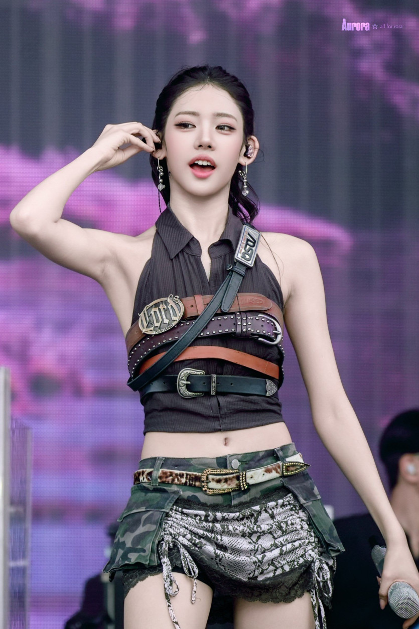 베이비몬스터 로라 260814
