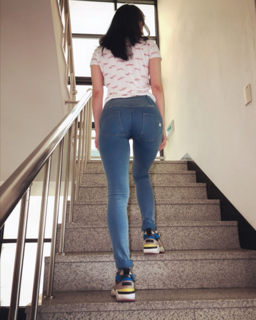 일본인 출신 방송인 사유리 뒤태.jpg