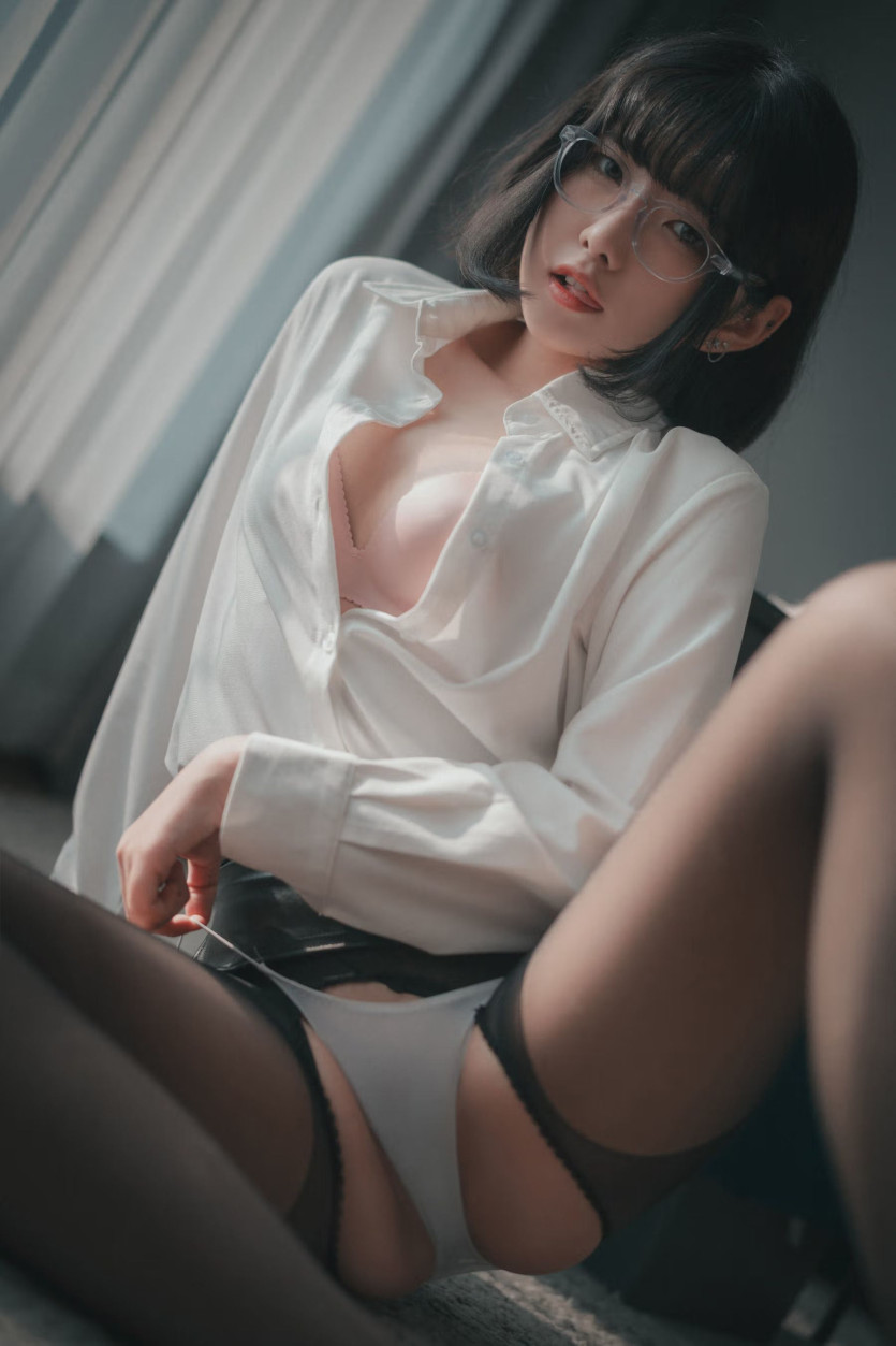 쩍벌 담당 손손