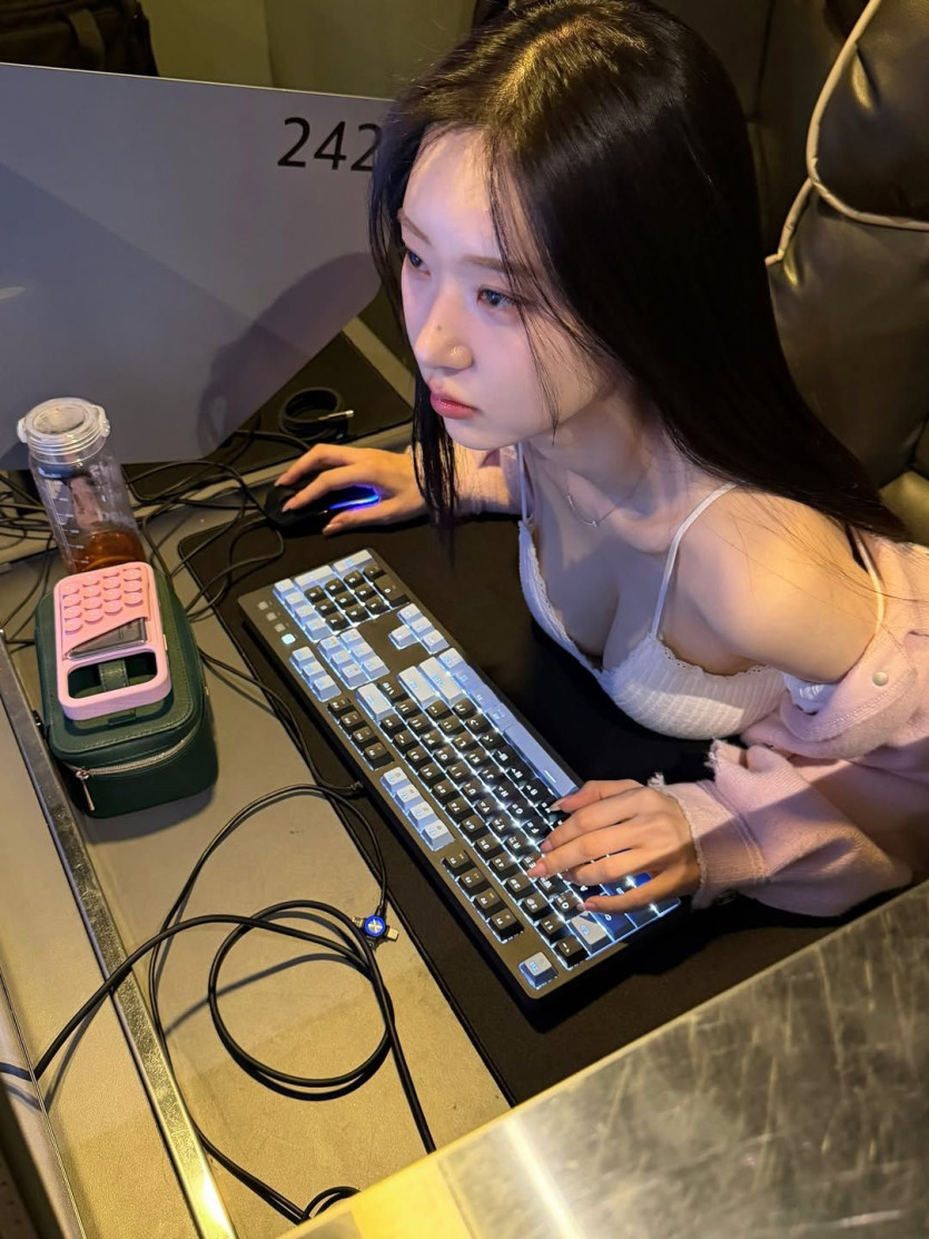 피씨방 놀러간 신재은