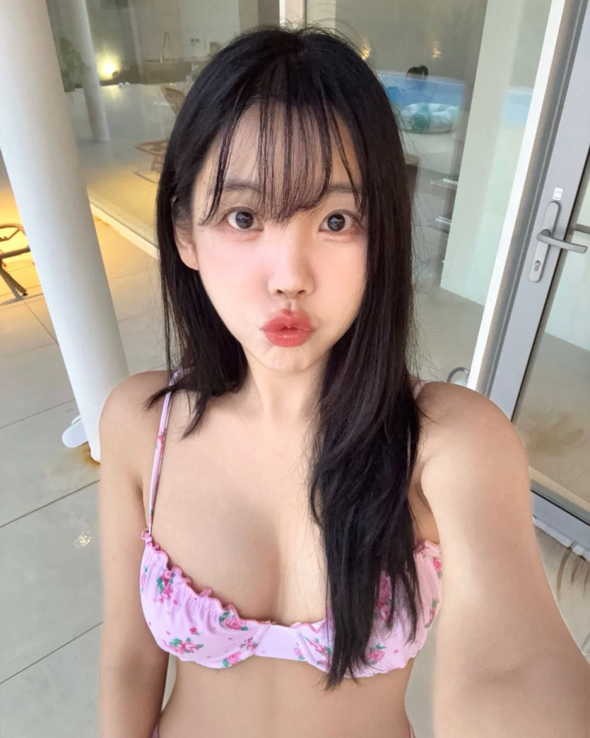 전 애프터스쿨 레이나 핑크 비키니
