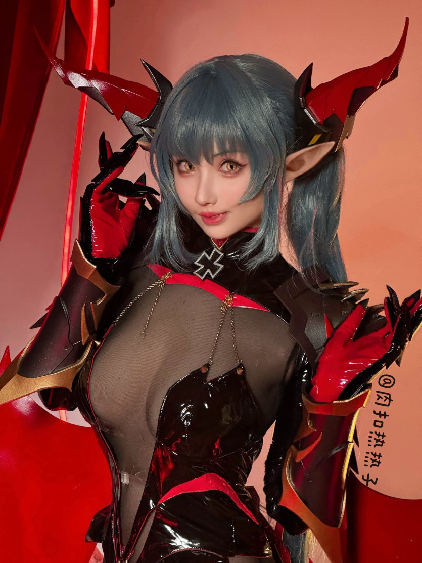 벽람항로 레겐스부르크 코스프레