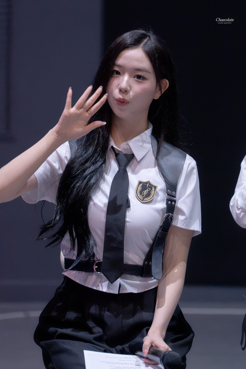 트리플에스 김채연 260821 배지전쟁 상영회