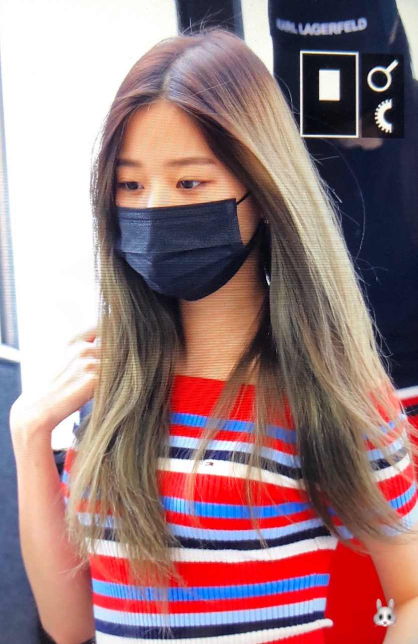 떡잎부터 크게될 장원영... 니트 원피스 공항 패션