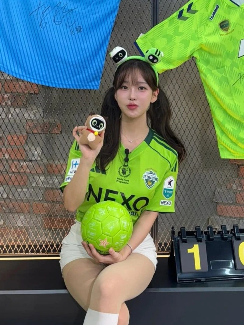 김윤희 아나운서 각선미 여신