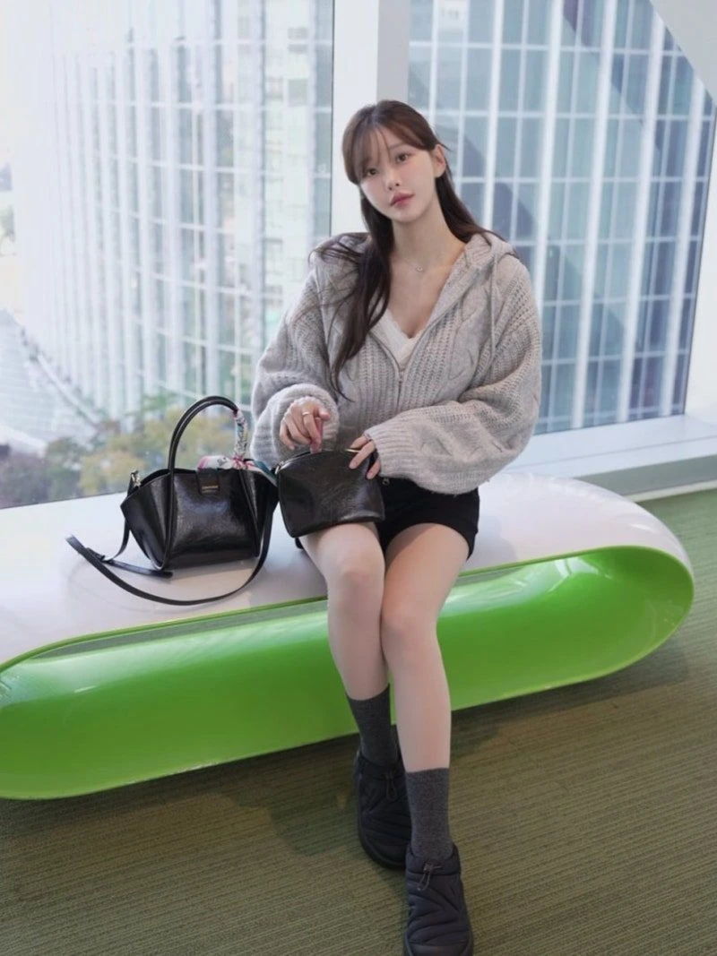 김윤희 아나운서 각선미 여신
