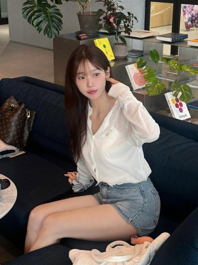 김윤희 아나운서 각선미 여신
