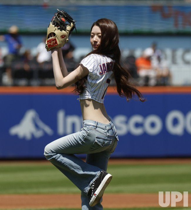아이브 장원영 MLB 뉴욕 메츠 시구
