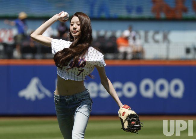 아이브 장원영 MLB 뉴욕 메츠 시구