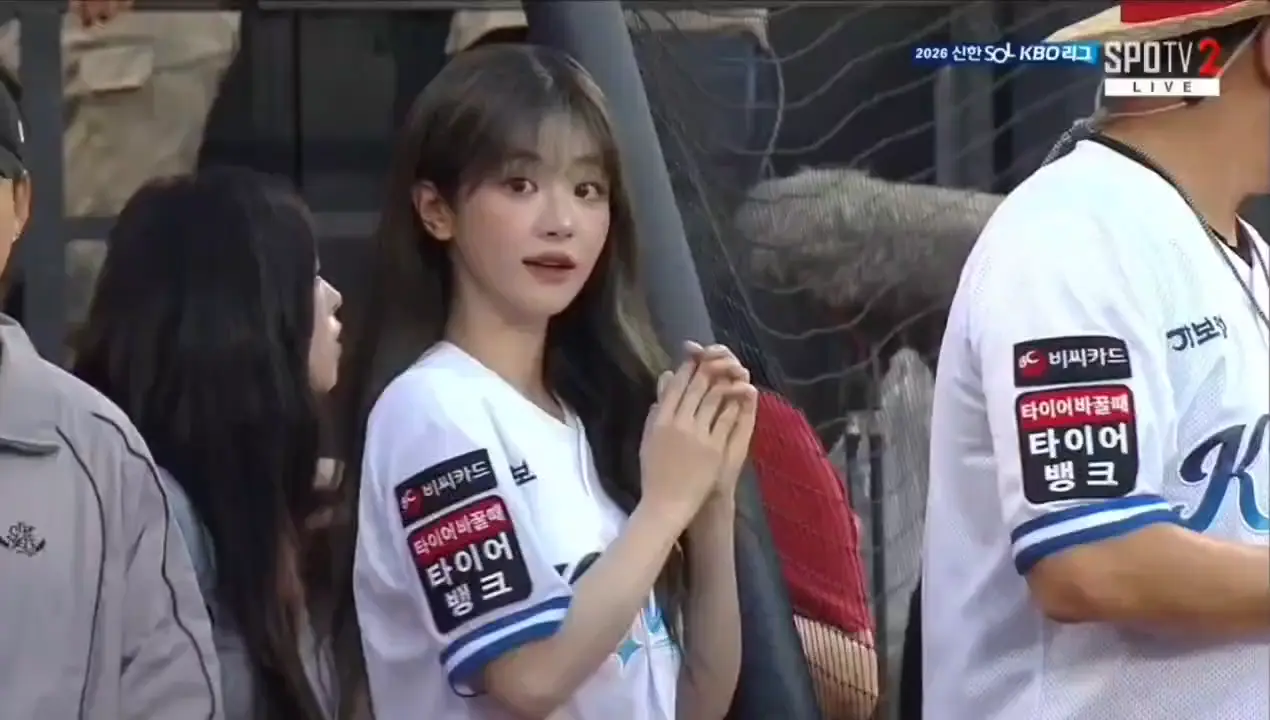 QWER 야구장 쵸단