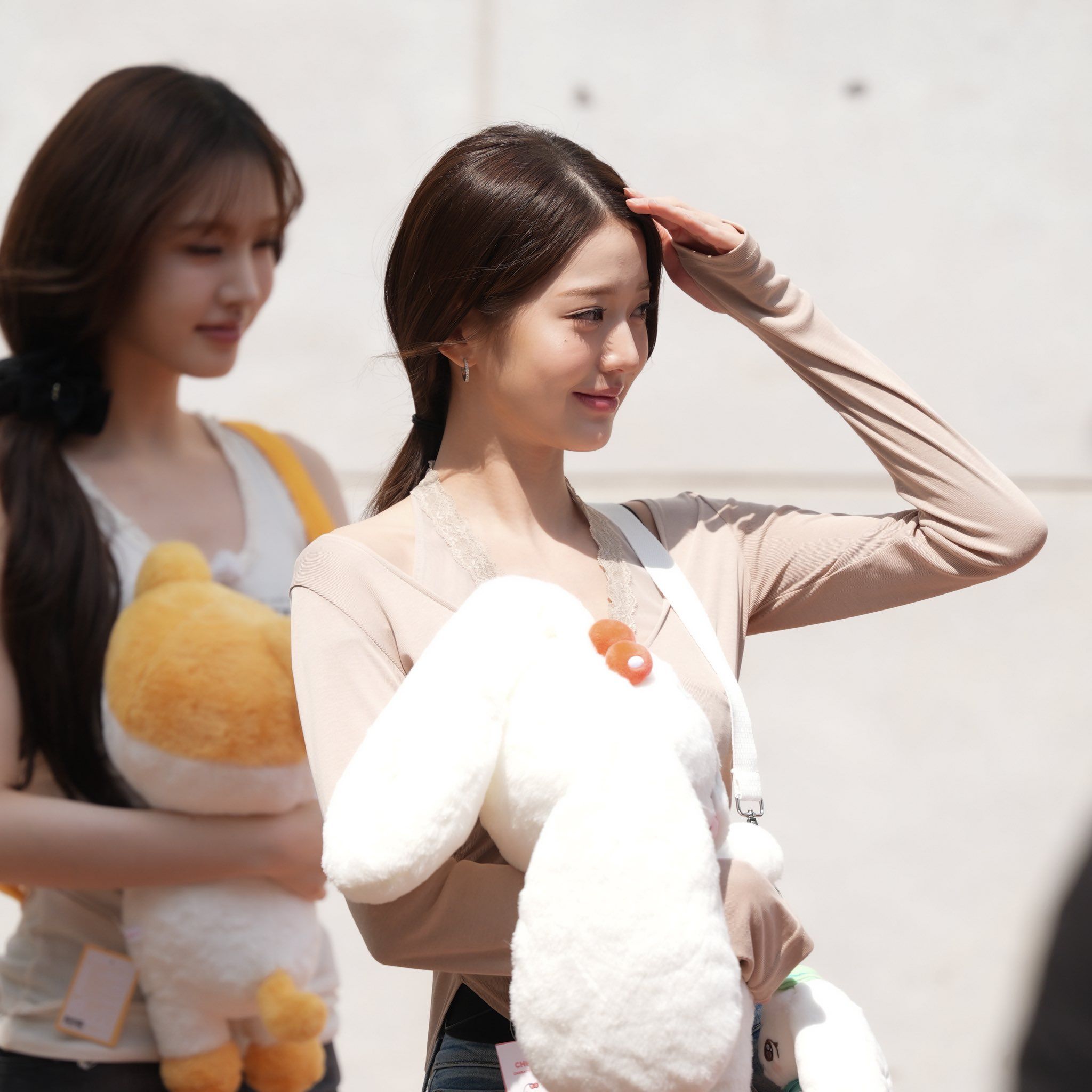 에버랜드에 나타난 장원영과 아이브