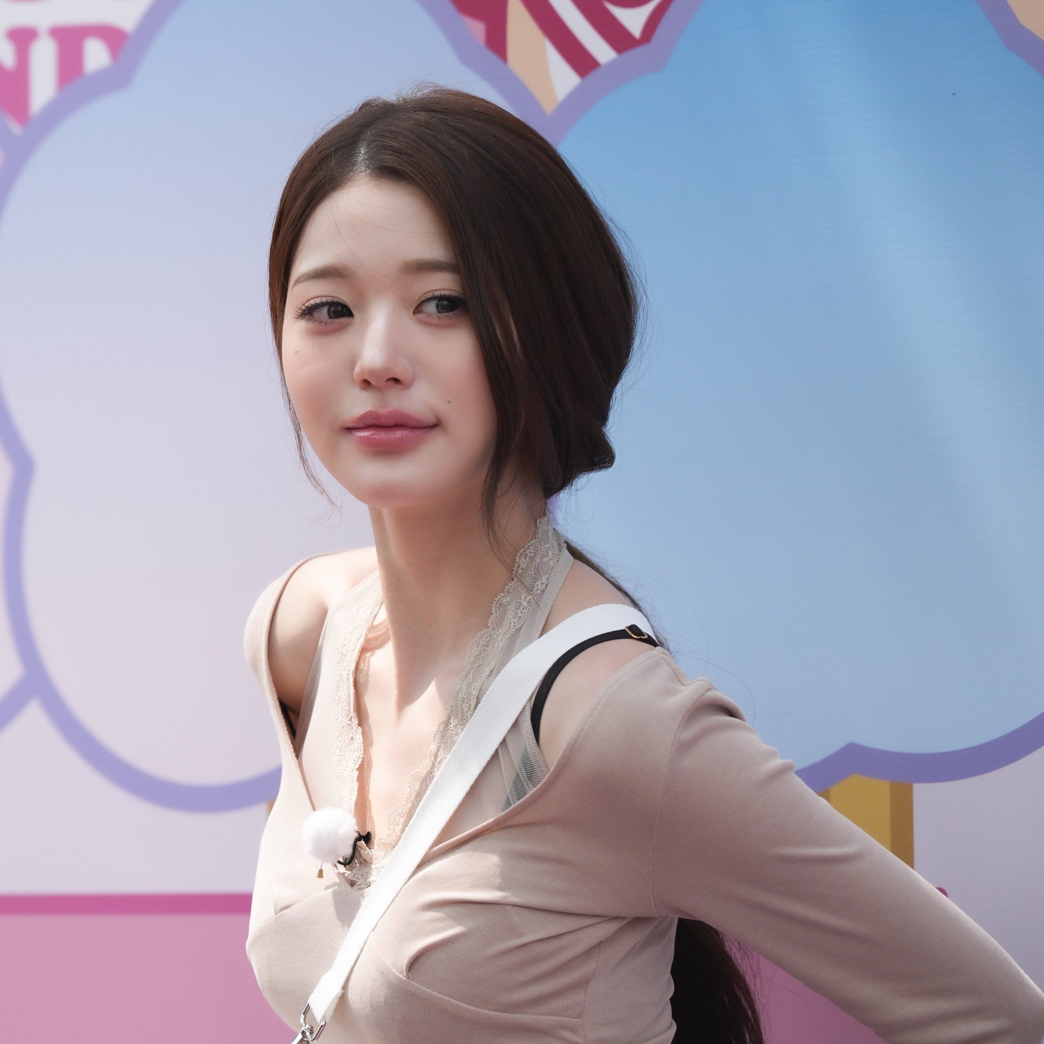에버랜드에 나타난 장원영과 아이브