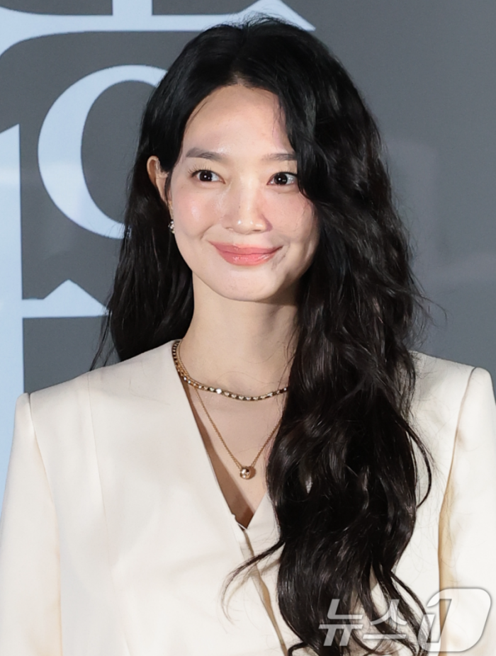 신민아 GOAT