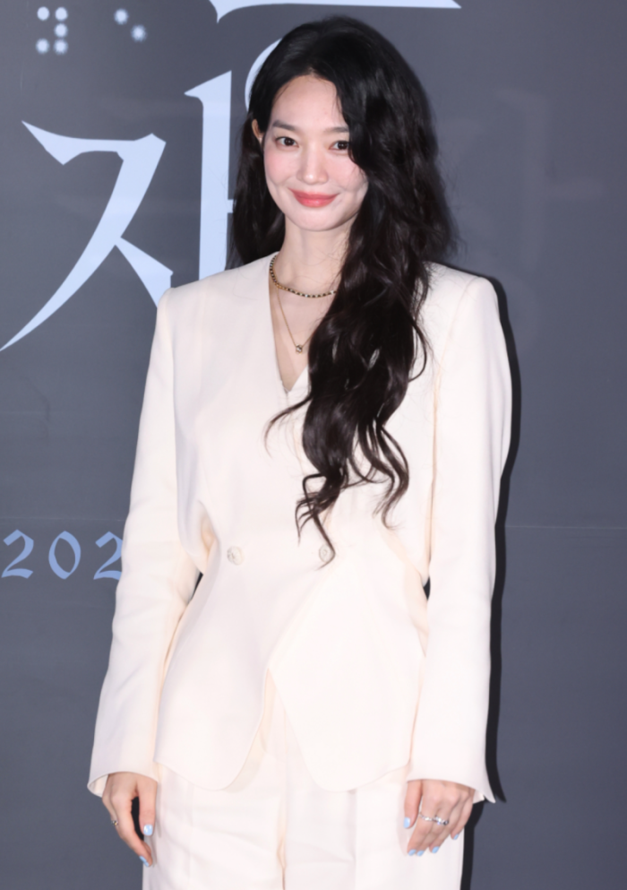 신민아 GOAT