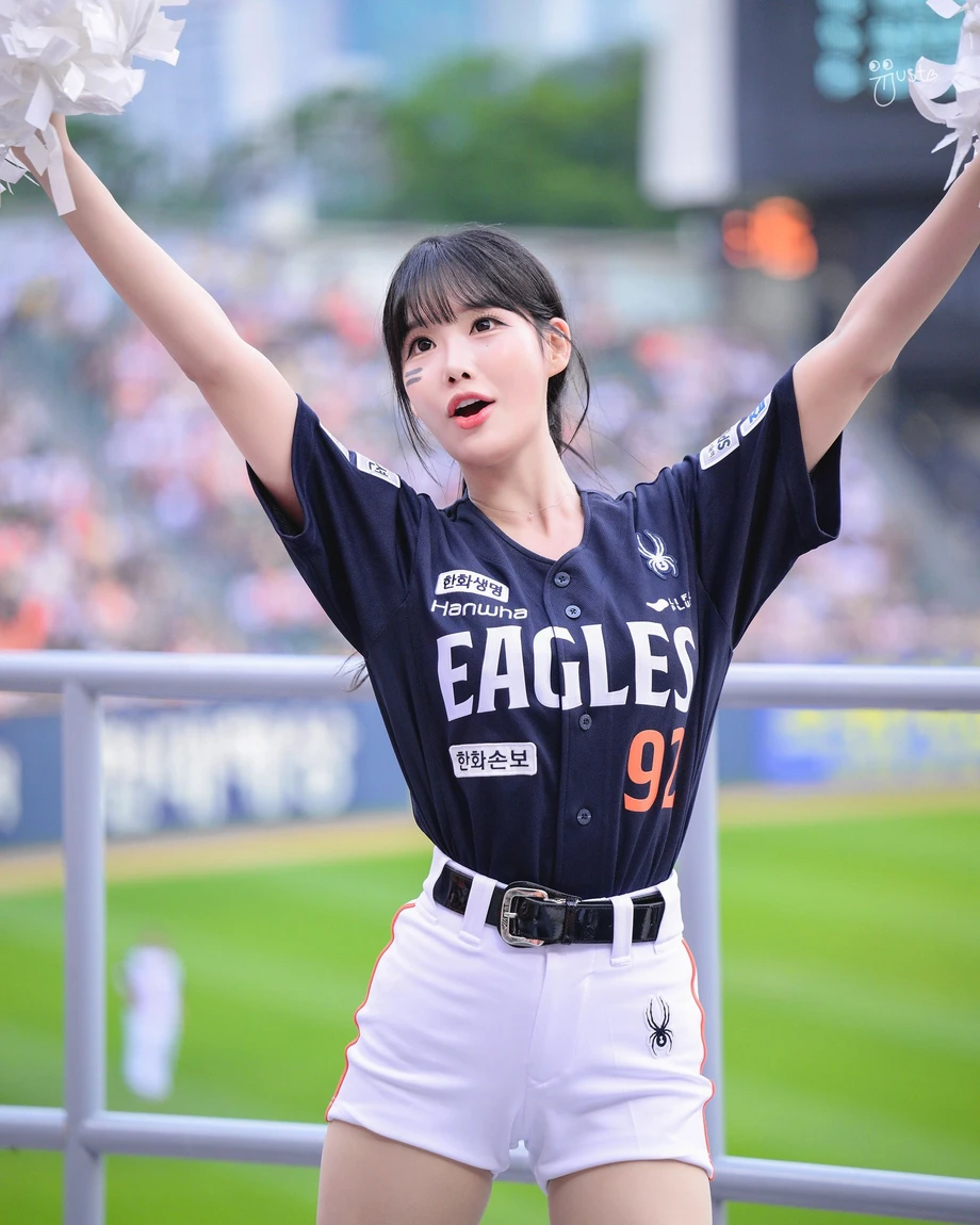 최홍라