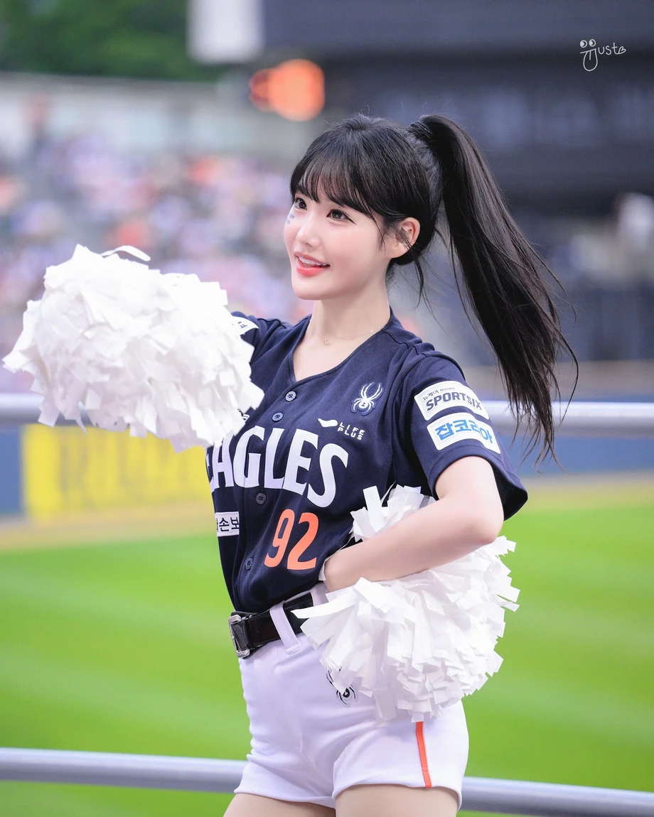 최홍라