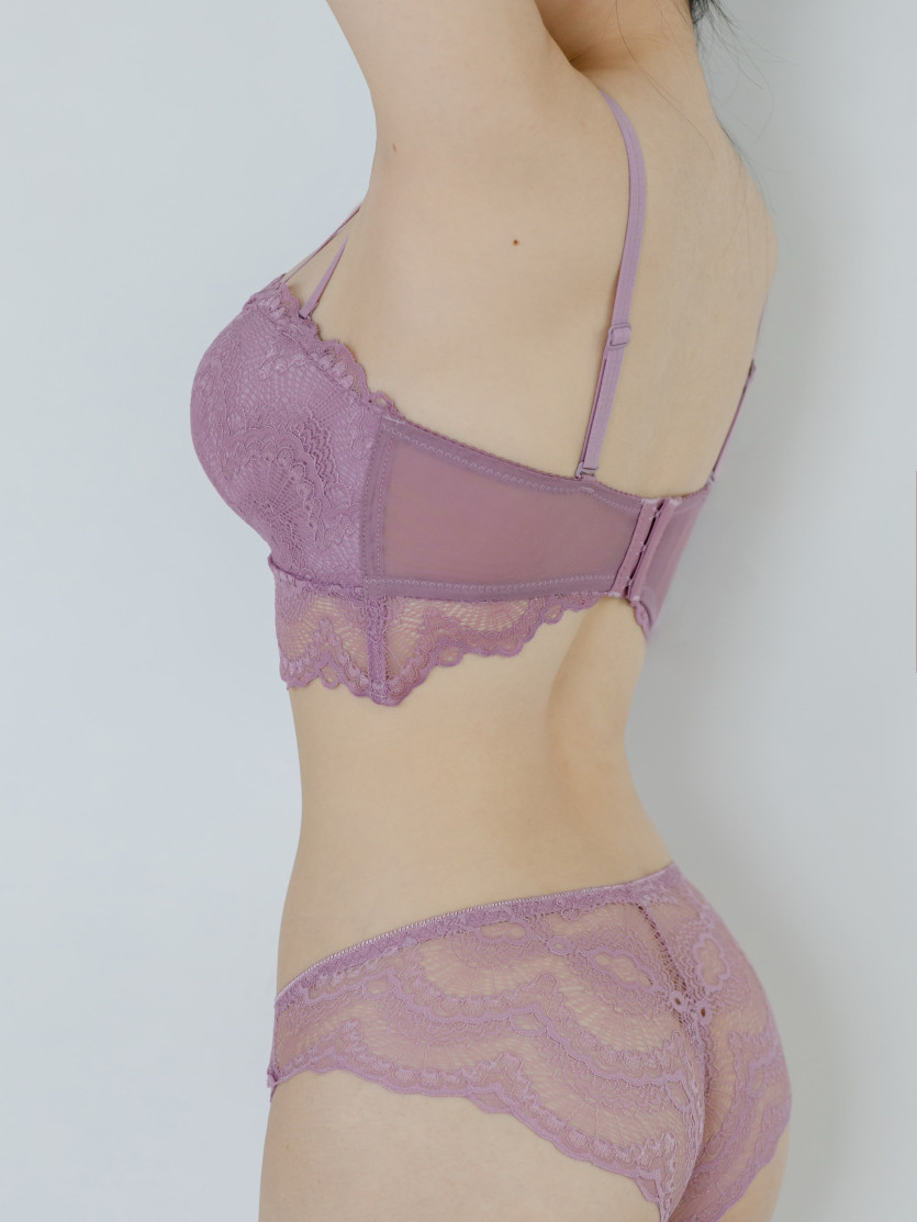 보라색 레이스 란제리 권은지(__dmswl_)