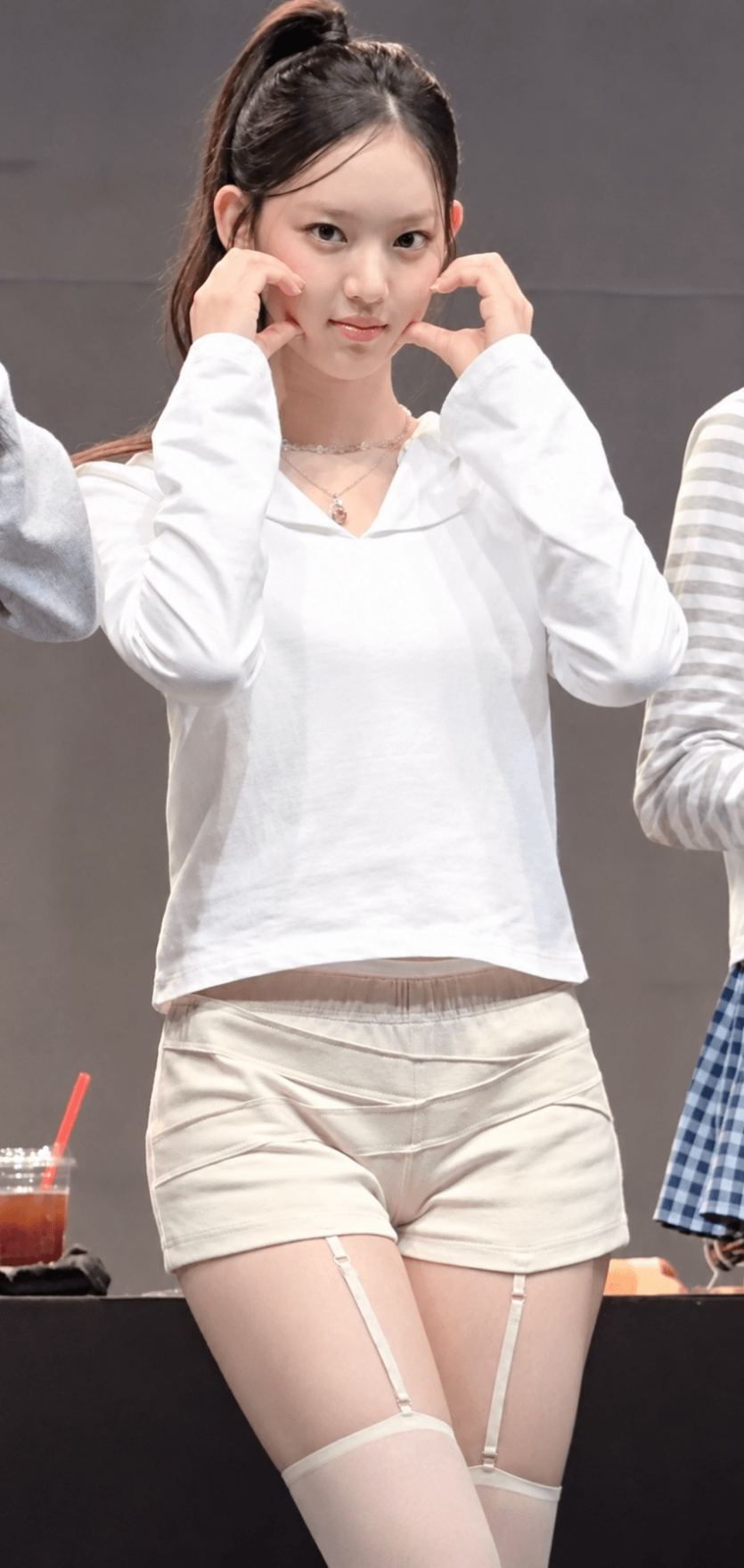 [키키] 허벅지가 대단한 이솔 ㄷㄷ ...jpg