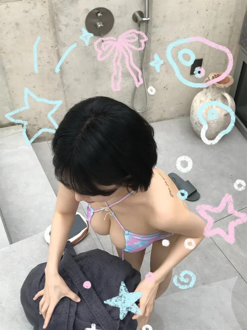 가슴 사이즈가 폭발적인 인스타녀 안아랑